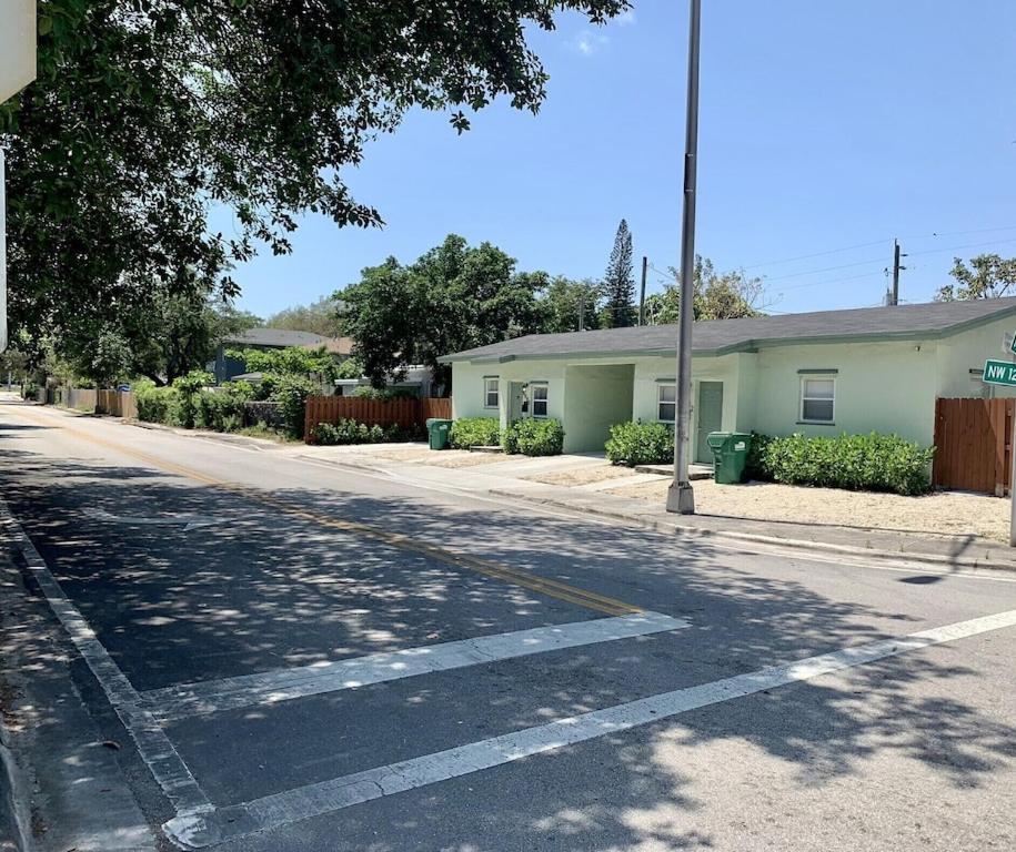 Deco Drive Miami • Near Hard Rock Stadium • South Beach • Wynwood Экстерьер фото