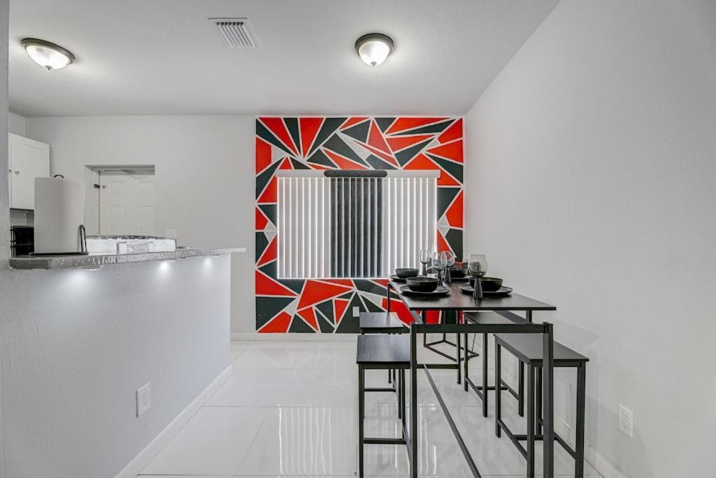 Deco Drive Miami • Near Hard Rock Stadium • South Beach • Wynwood Экстерьер фото