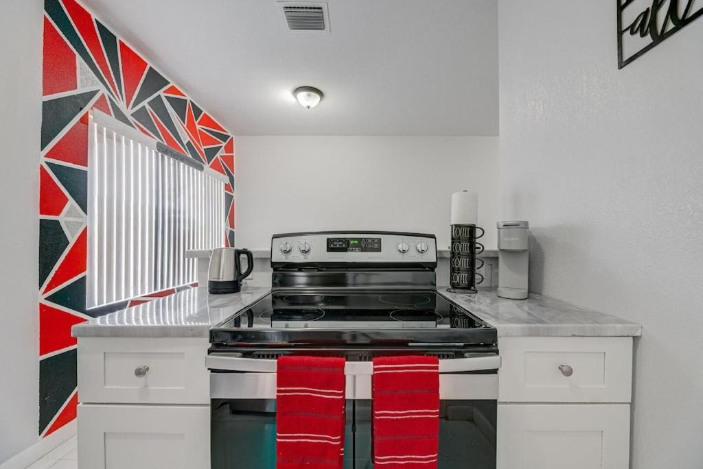 Deco Drive Miami • Near Hard Rock Stadium • South Beach • Wynwood Экстерьер фото